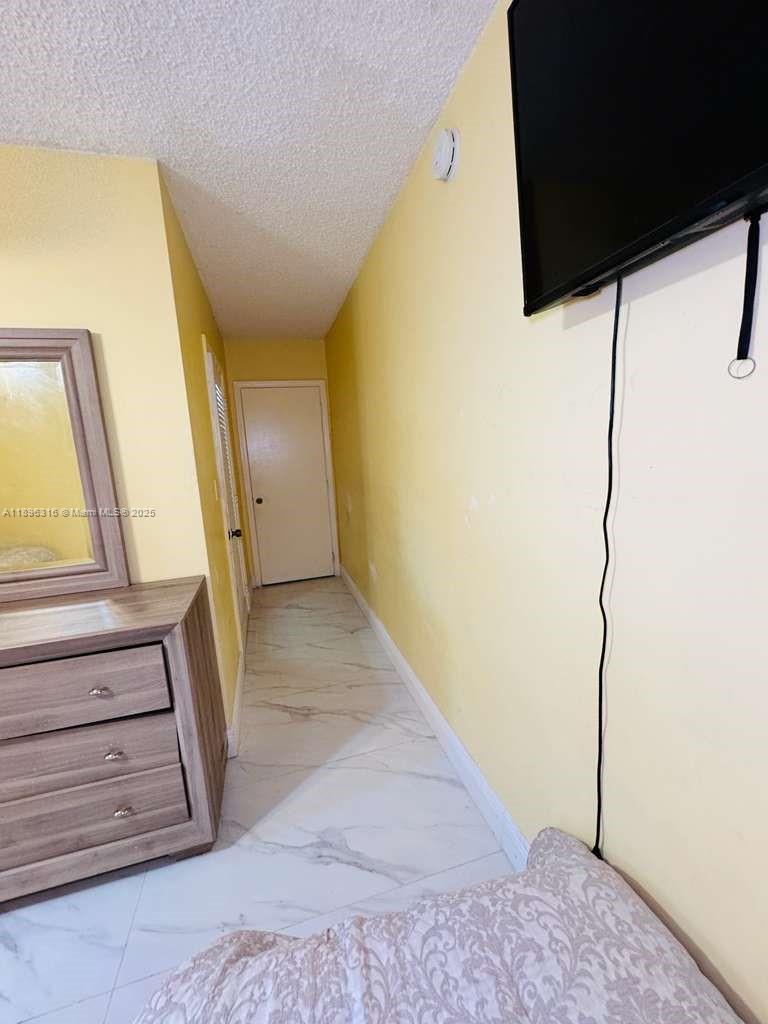 See details / 2698 sq. ft. $ 2025-10-14 0 Photo