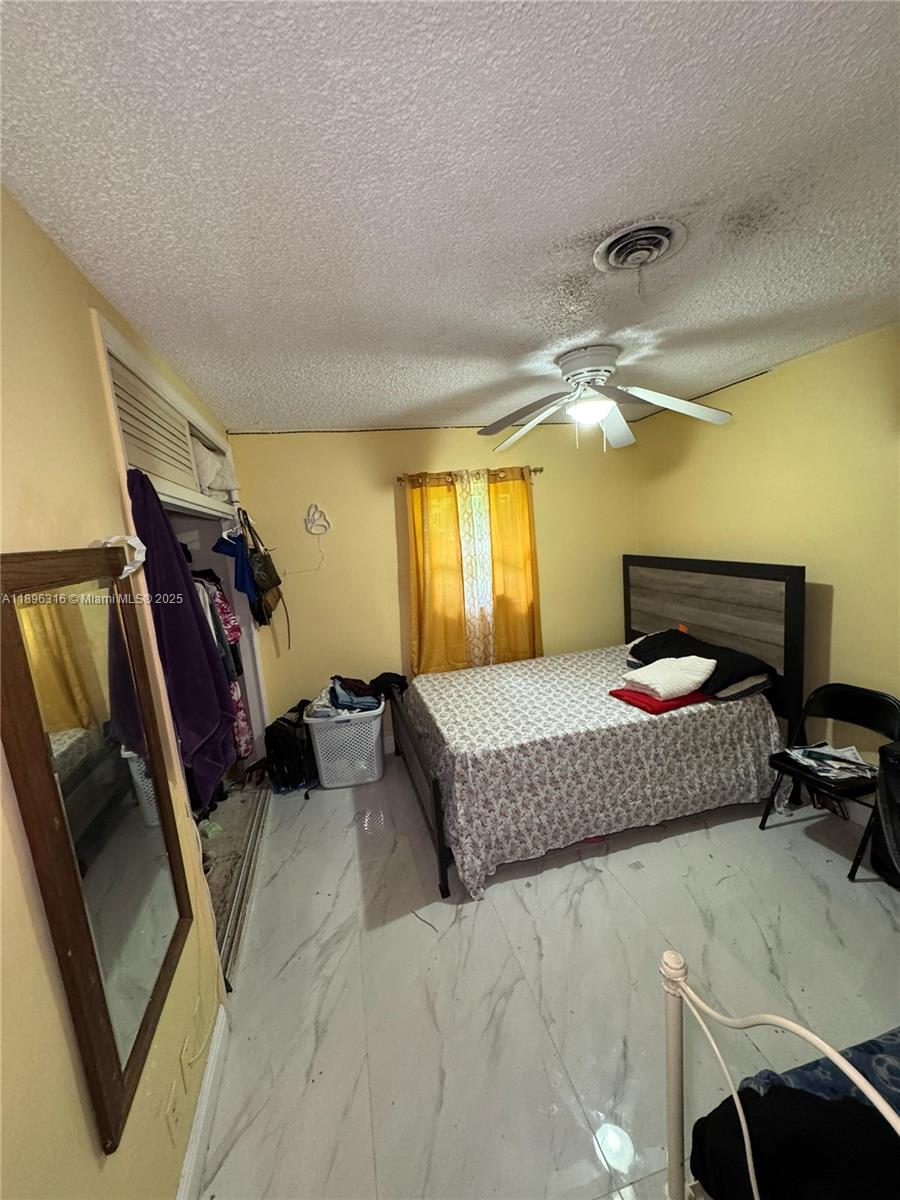 See details / 2698 sq. ft. $ 2025-10-14 0 Photo