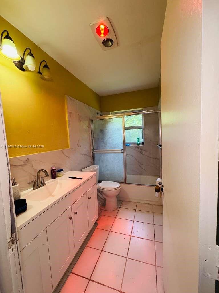 See details / 2698 sq. ft. $ 2025-10-14 0 Photo