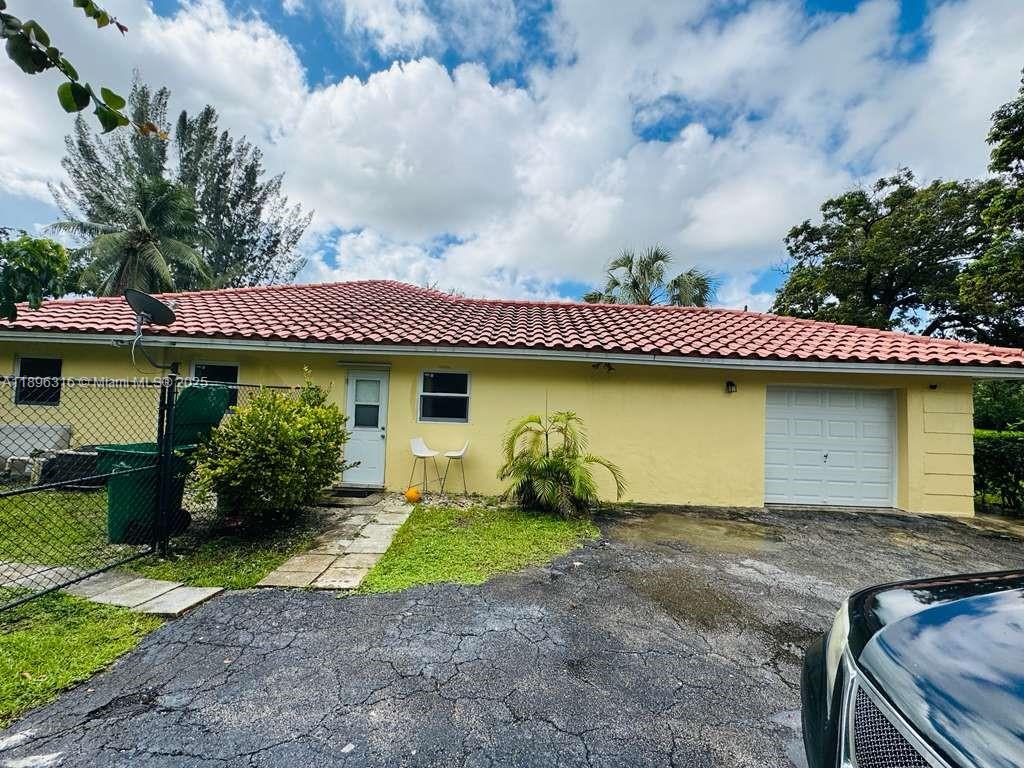 See details / 2698 sq. ft. $ 2025-10-14 0 Photo