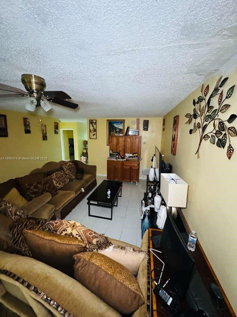 See details / 2698 sq. ft. $ 2025-10-14 0 Photo