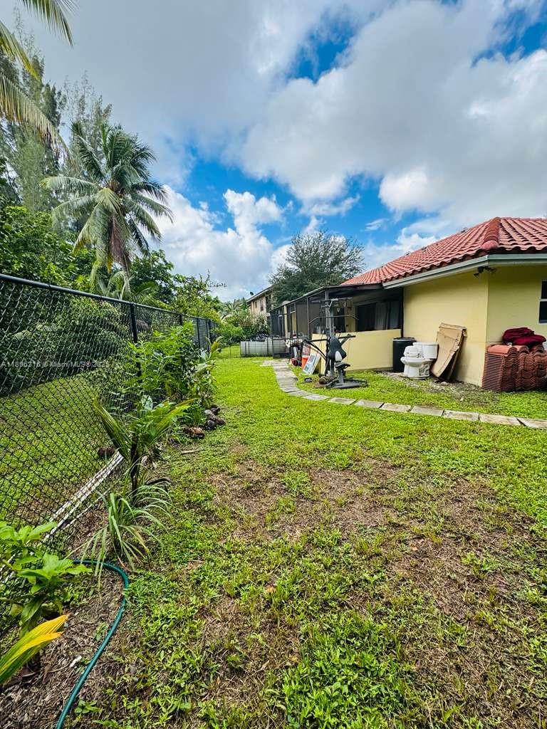 See details / 2698 sq. ft. $ 2025-10-14 0 Photo