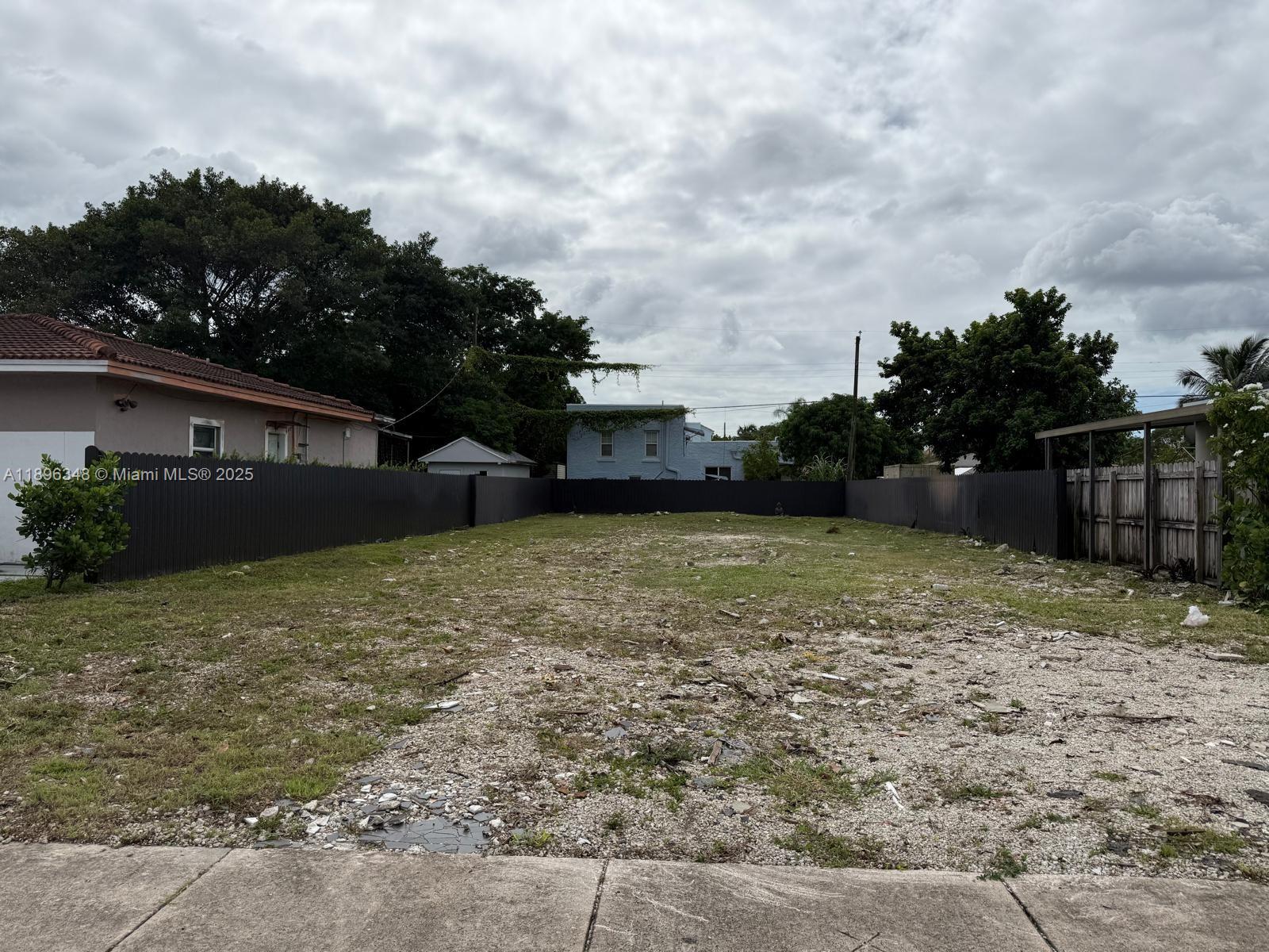 See details / sq. ft. $ 2025-10-15 0 Photo