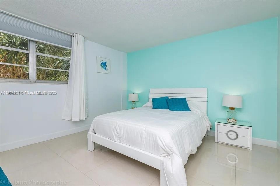 Photo of 3901 Ocean Dr  #2H, Hollywood, Florida, 33019 -