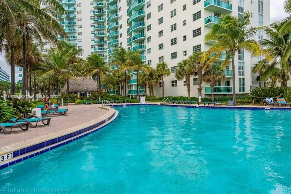 Photo of 3901 Ocean Dr  #2H, Hollywood, Florida, 33019 -