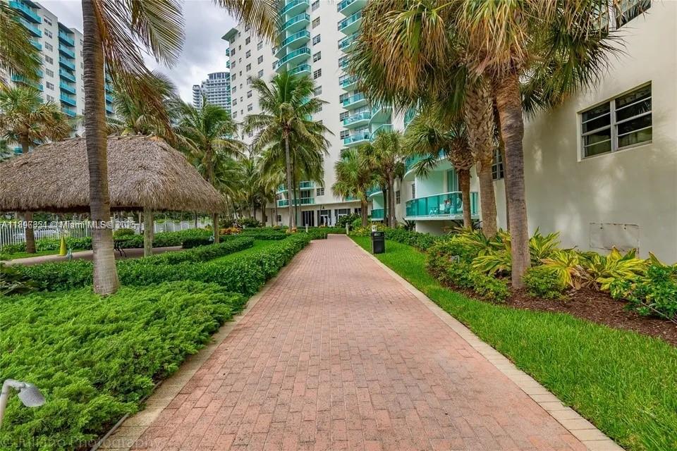 Photo of 3901 Ocean Dr  #2H, Hollywood, Florida, 33019 -
