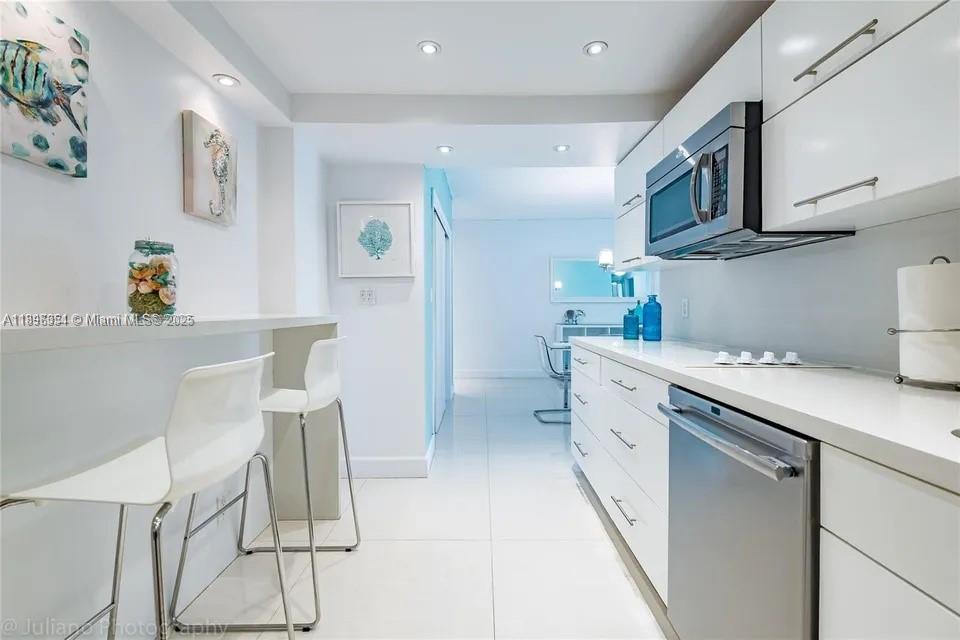 Photo of 3901 Ocean Dr  #2H, Hollywood, Florida, 33019 -