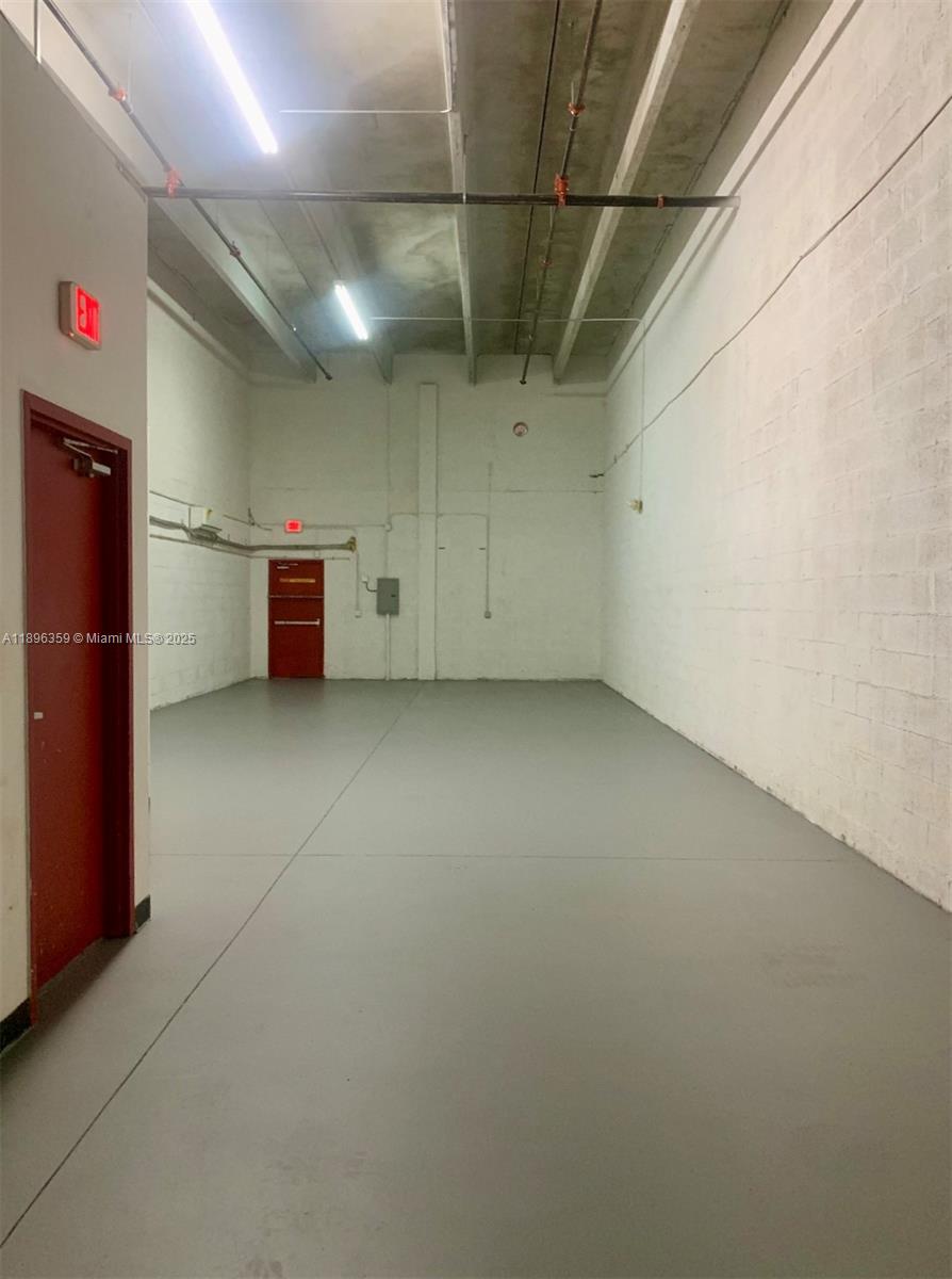 See details 21 / sq. ft. $ 2025-10-15 0 Photo