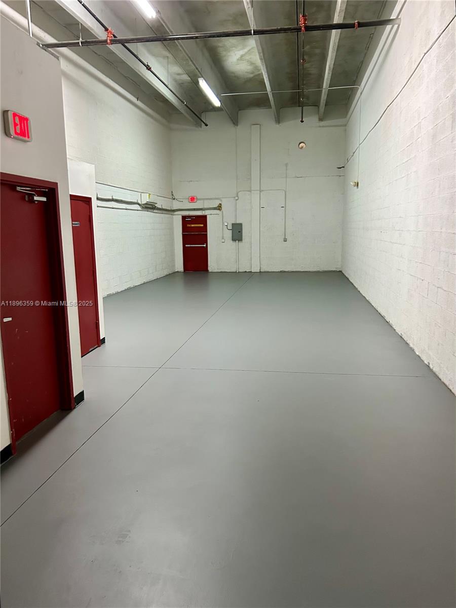 See details 21 / sq. ft. $ 2025-10-15 0 Photo