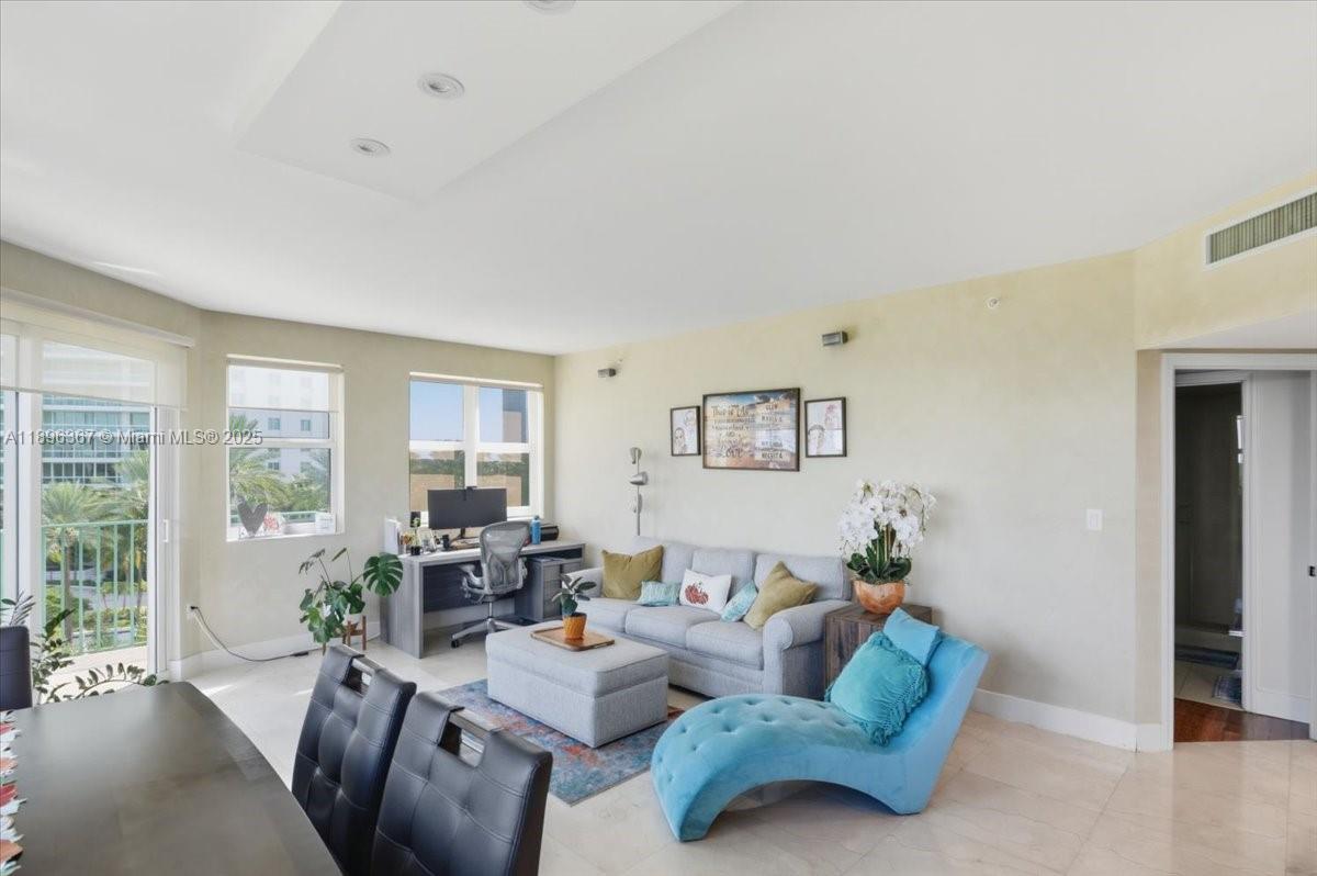 Photo of 20000 Country Club Dr  #516, Aventura, Florida, 33180 -