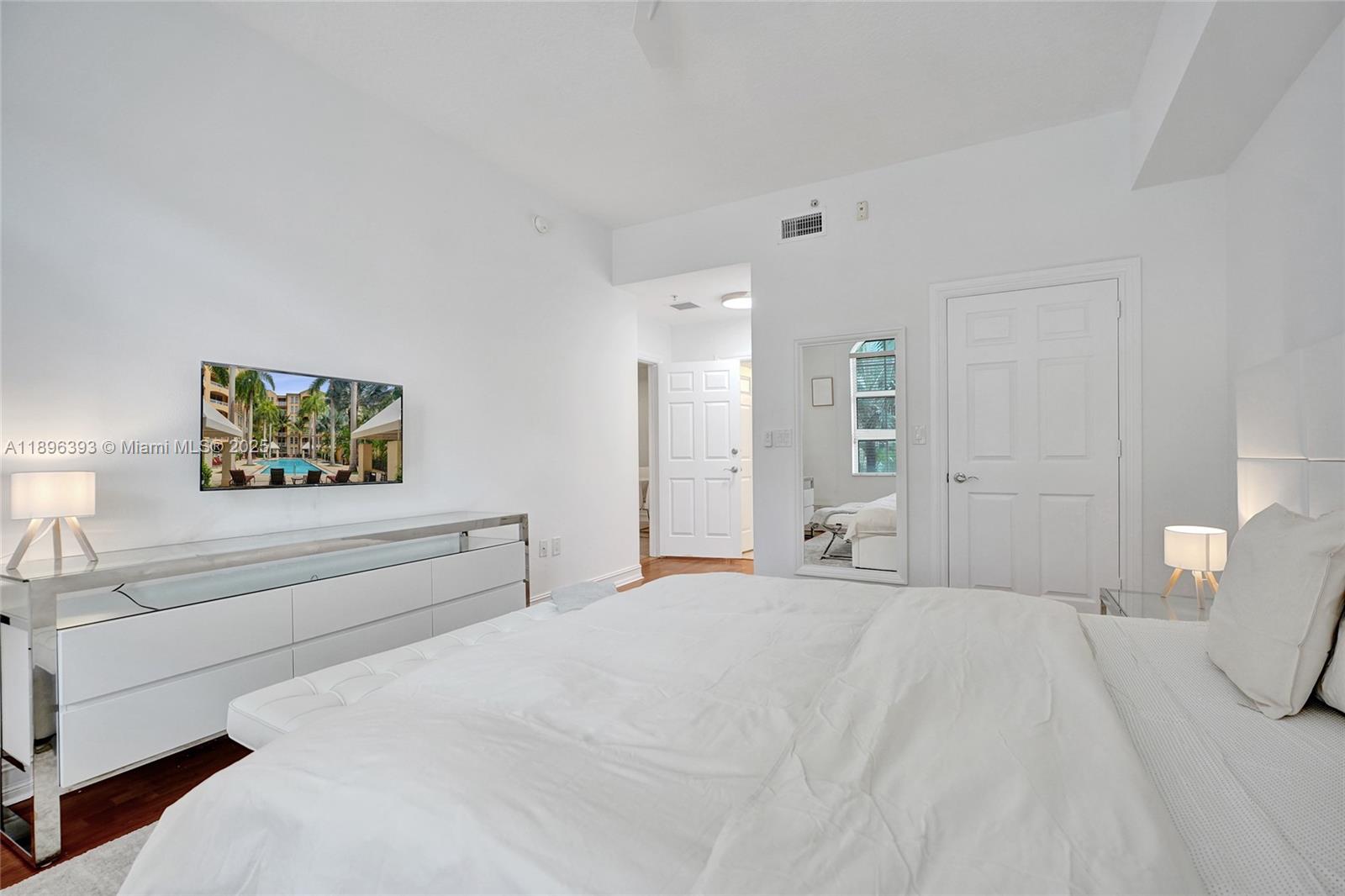 Photo of 3001 185th St  #220, Aventura, Florida, 33180 - 