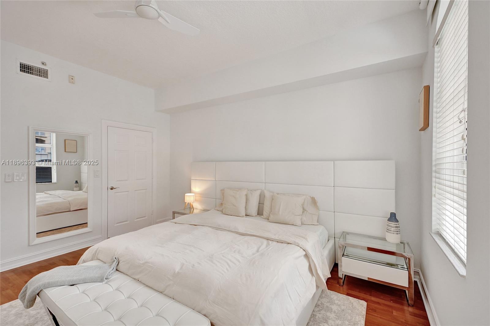Photo of 3001 185th St  #220, Aventura, Florida, 33180 - 