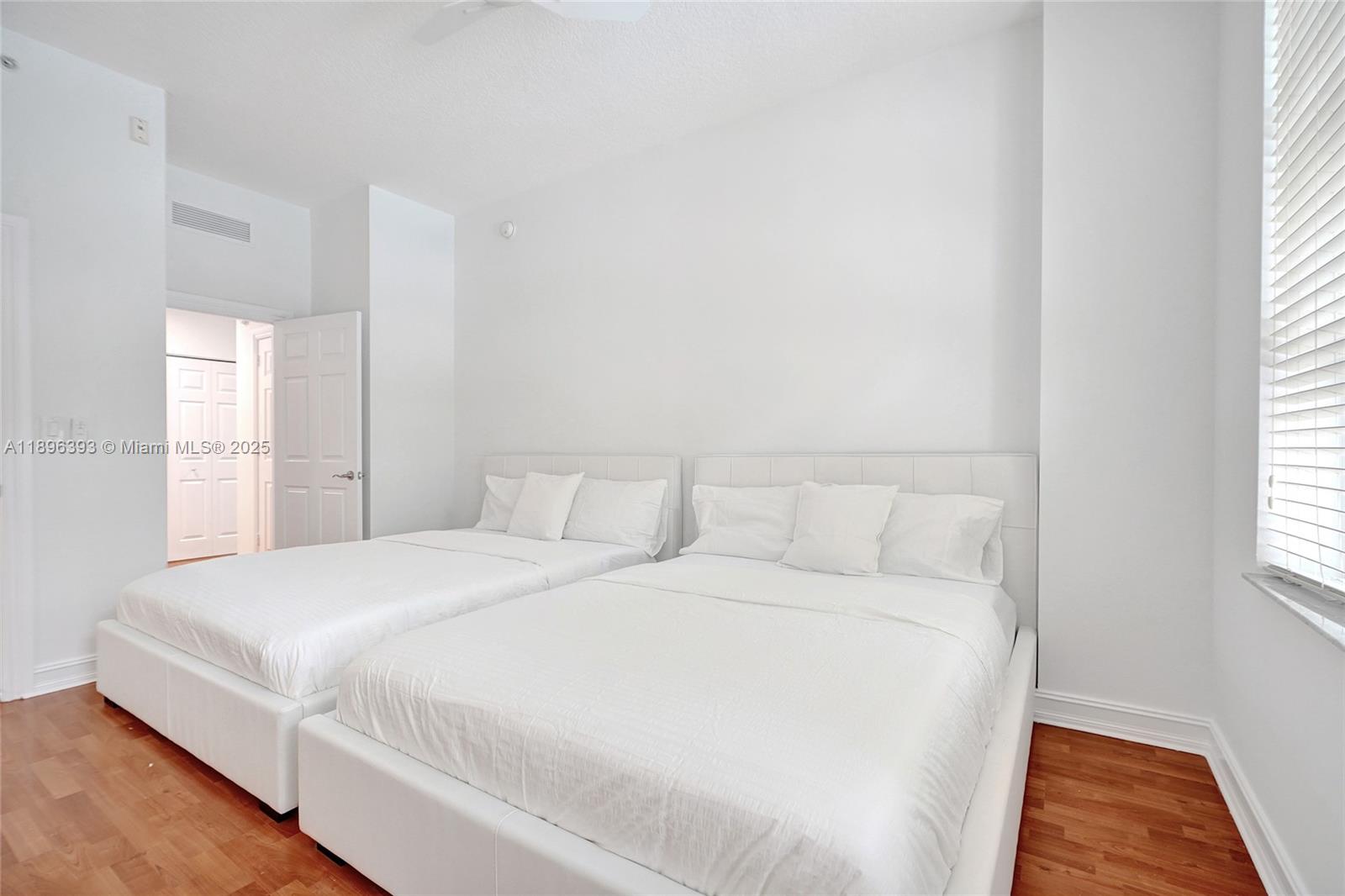 Photo of 3001 185th St  #220, Aventura, Florida, 33180 - 