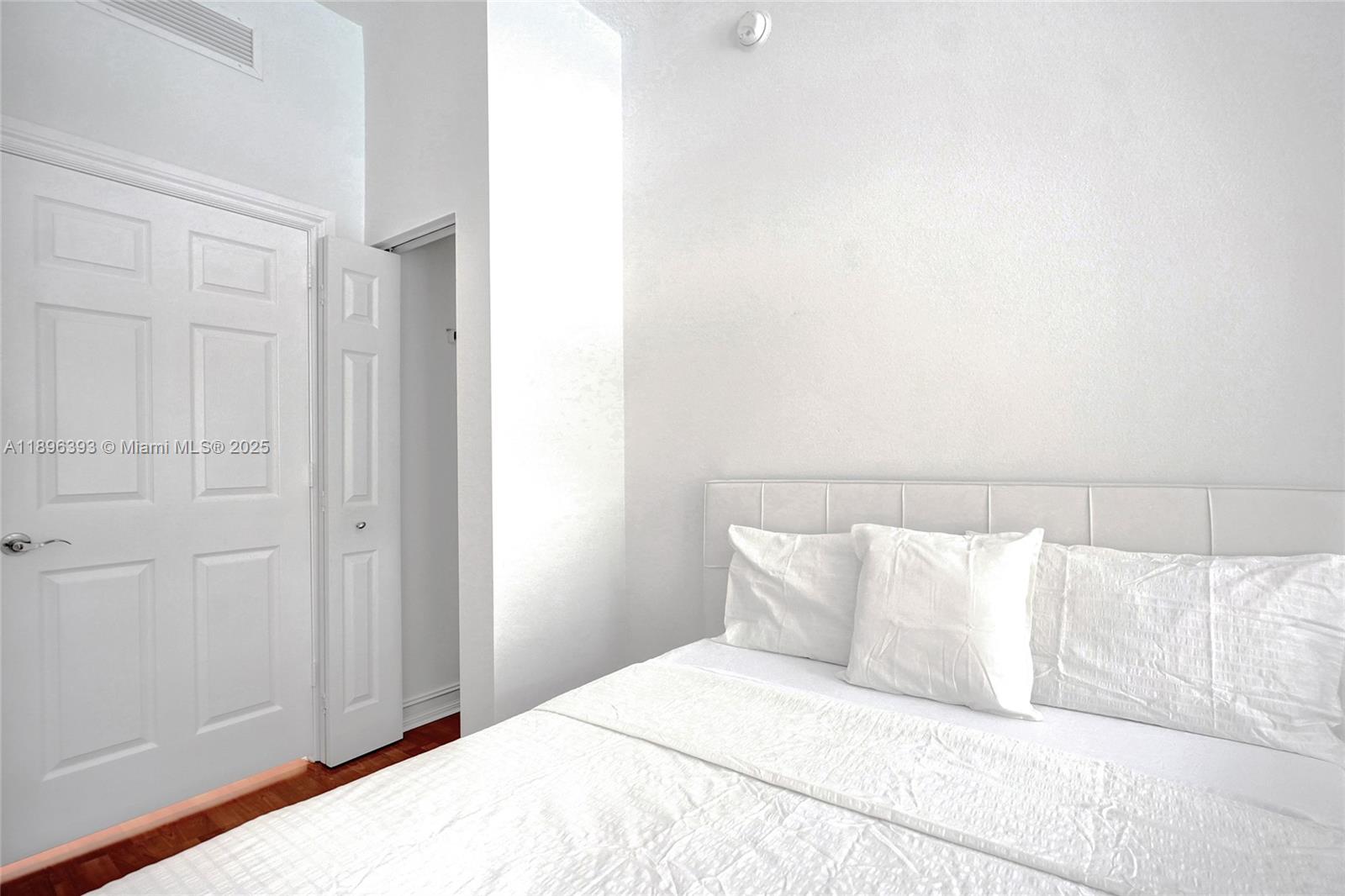 Photo of 3001 185th St  #220, Aventura, Florida, 33180 - 