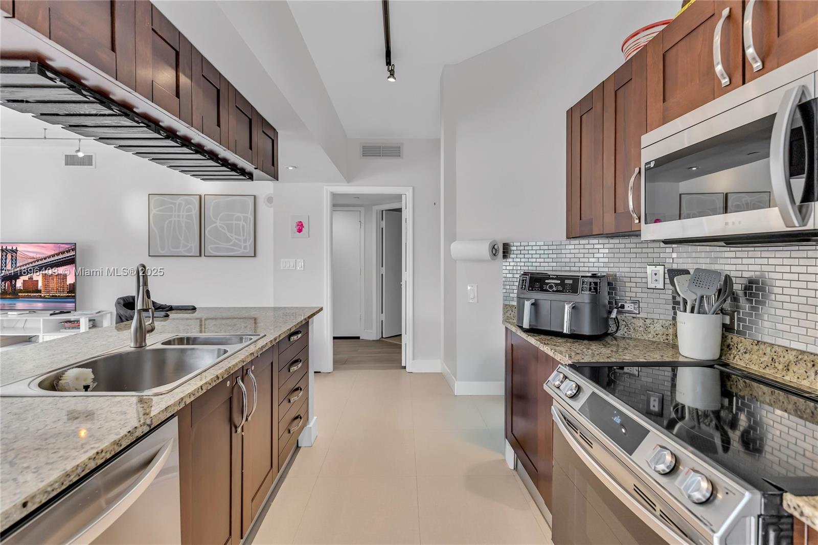 Photo of 20000 Country Club Dr  #501, Aventura, Florida, 33180 -