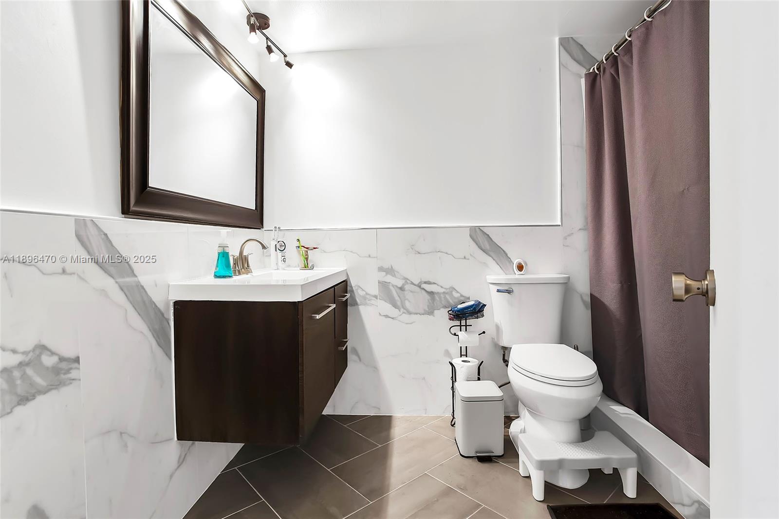See details 309-2 2 / 2 1317 sq. ft. $ 2025-10-15 0 Photo