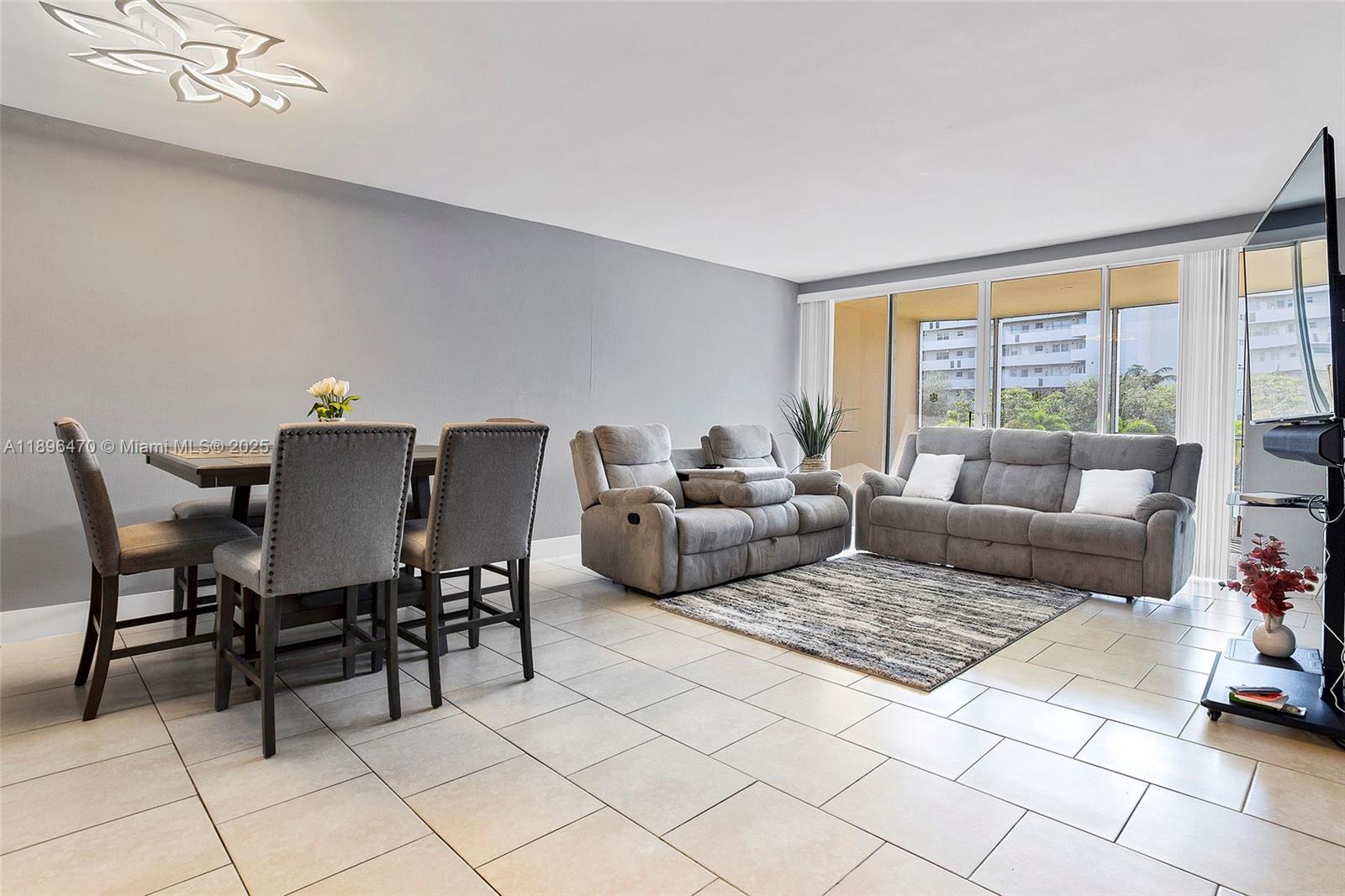 See details 309-2 2 / 2 1317 sq. ft. $ 2025-10-15 0 Photo