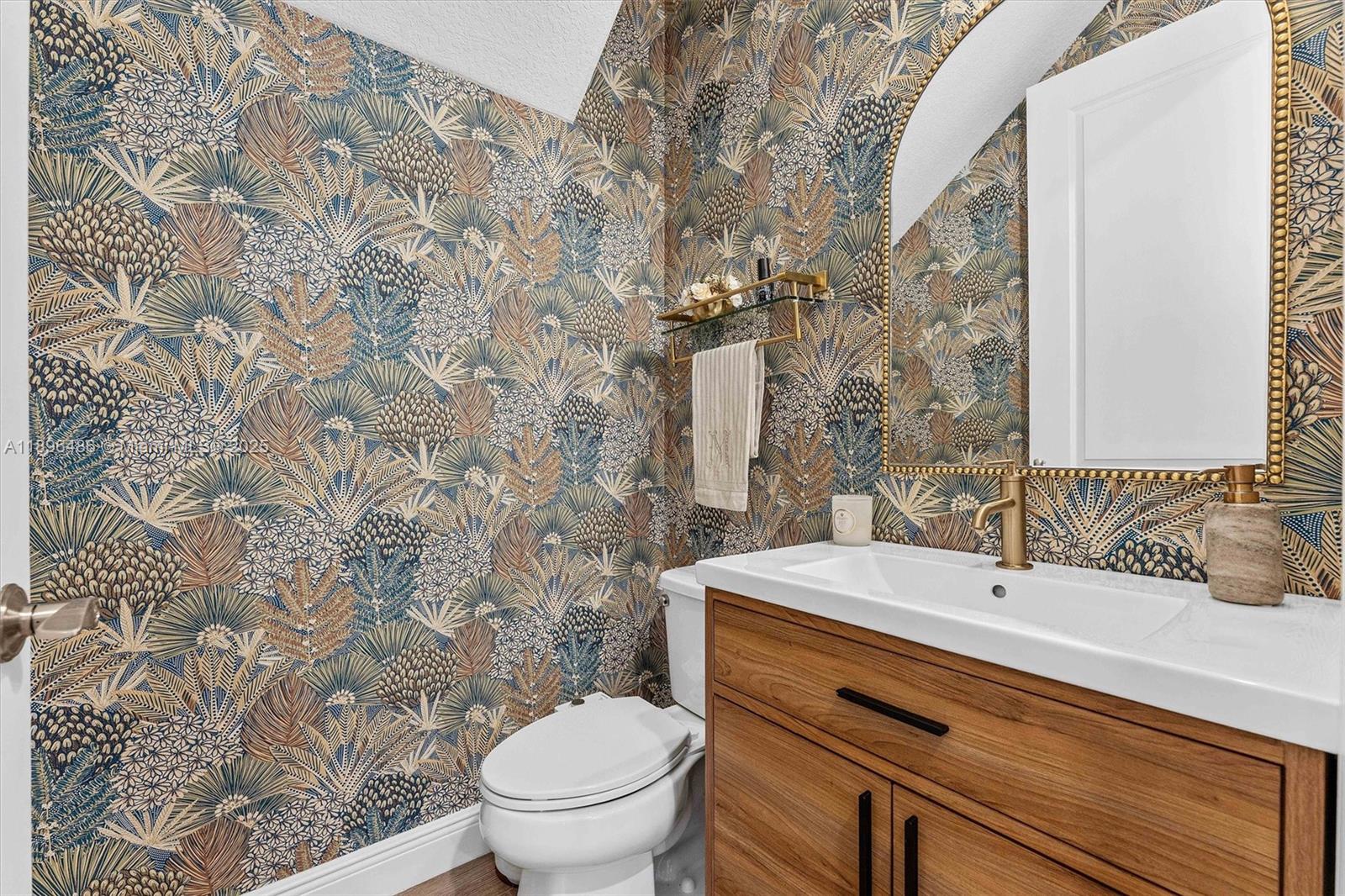 Ver detalles 4434 3 / 3 2220 sq. ft. $ 2025-10-30 0 foto