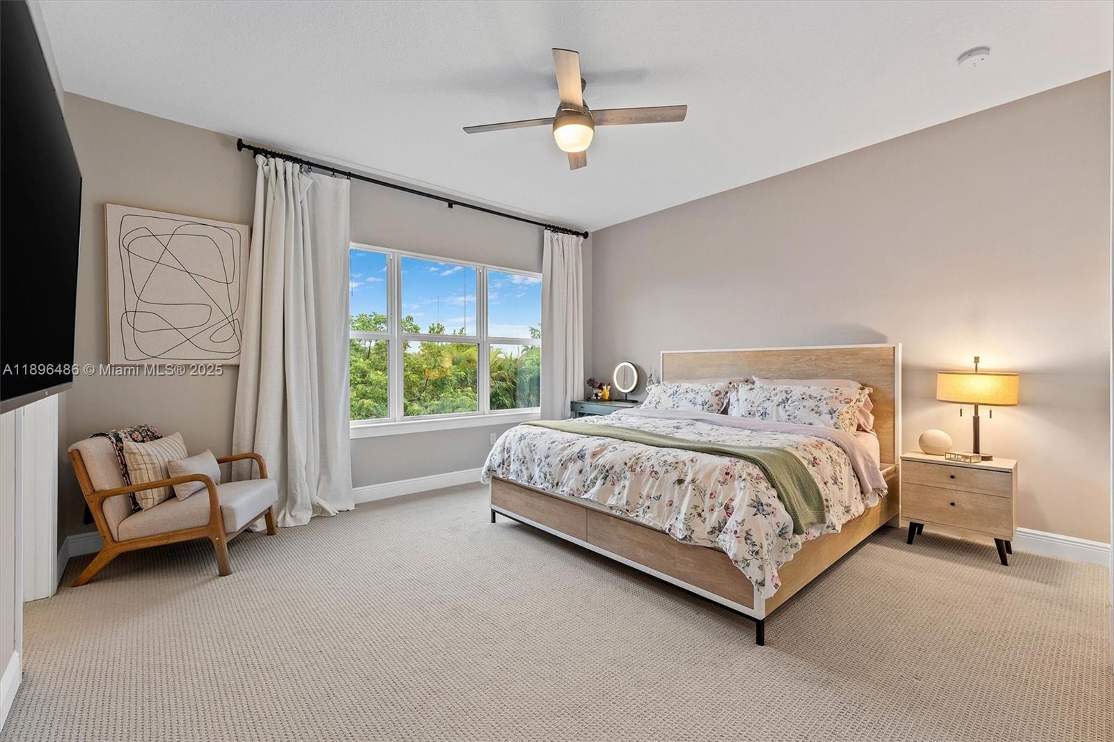 Ver detalles 4434 3 / 3 2220 sq. ft. $ 2025-10-30 0 foto