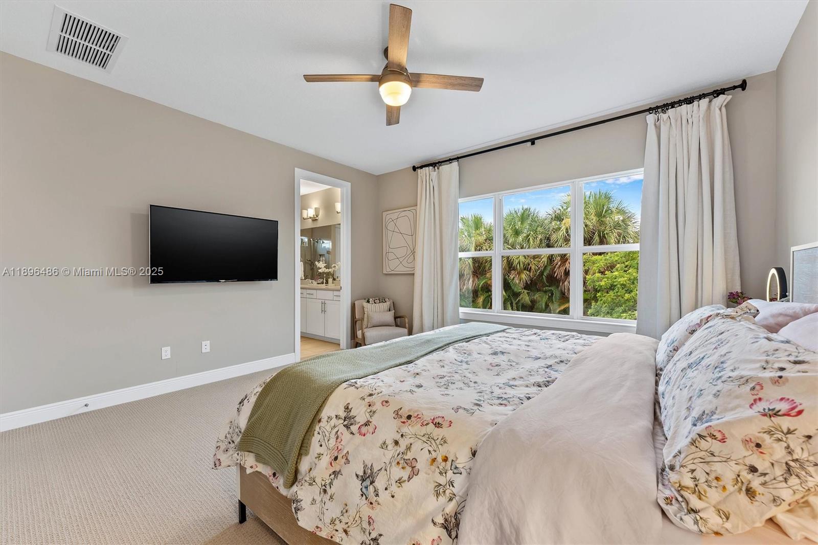 Ver detalles 4434 3 / 3 2220 sq. ft. $ 2025-10-30 0 foto