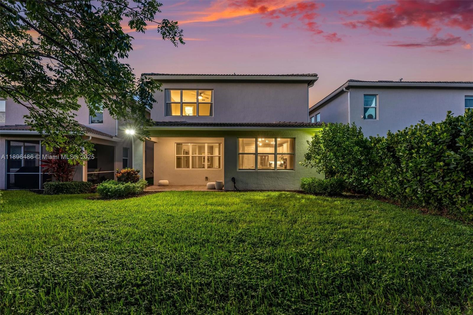 Ver detalles 4434 3 / 3 2220 sq. ft. $ 2025-10-30 0 foto