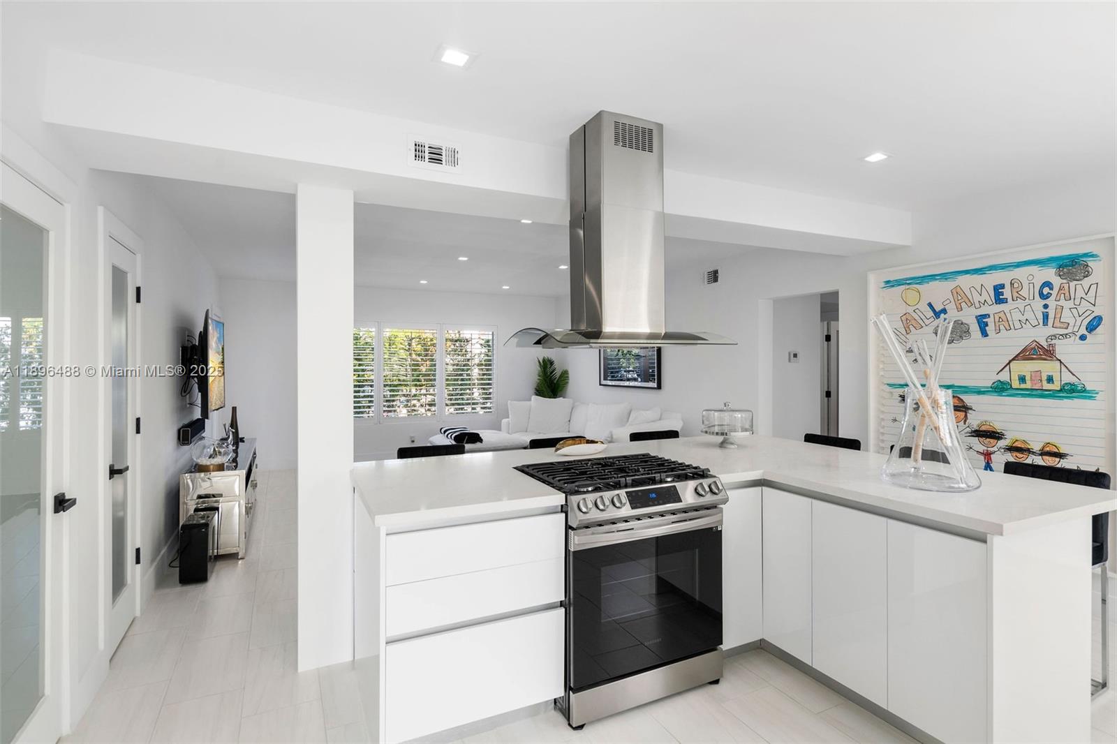 See details / sq. ft. $ 2025-10-15 0 Photo