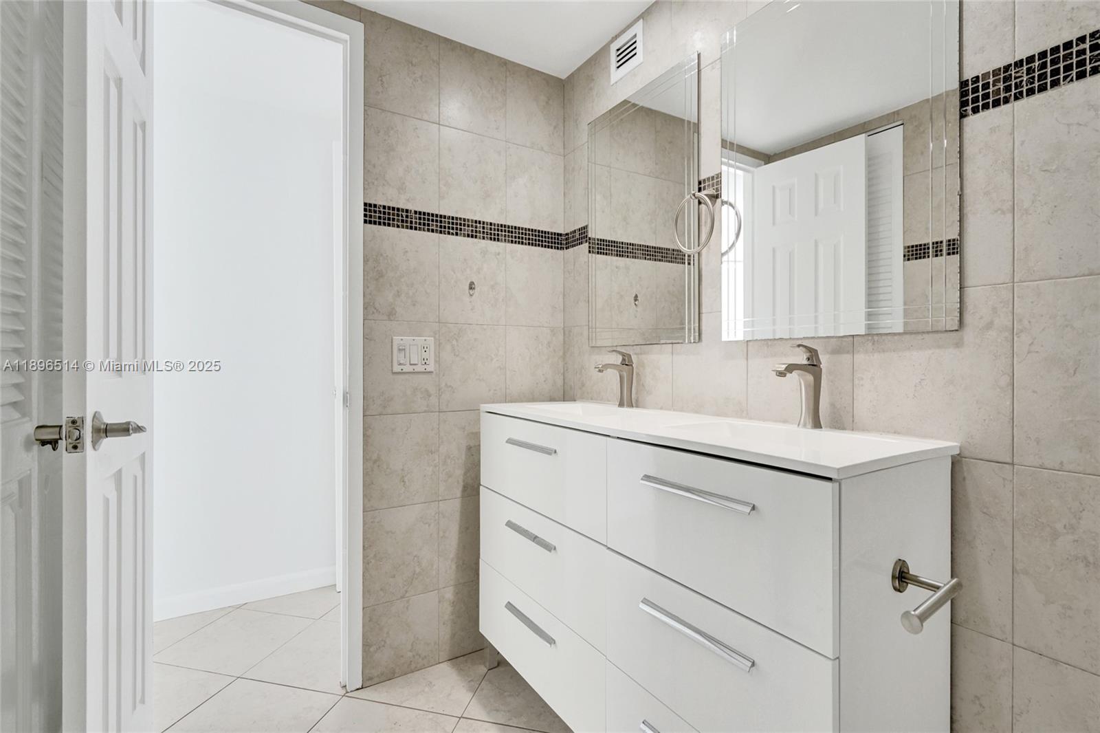 Photo of 2017 Ocean Dr  #1408, Hallandale Beach, Florida, 33009 - 