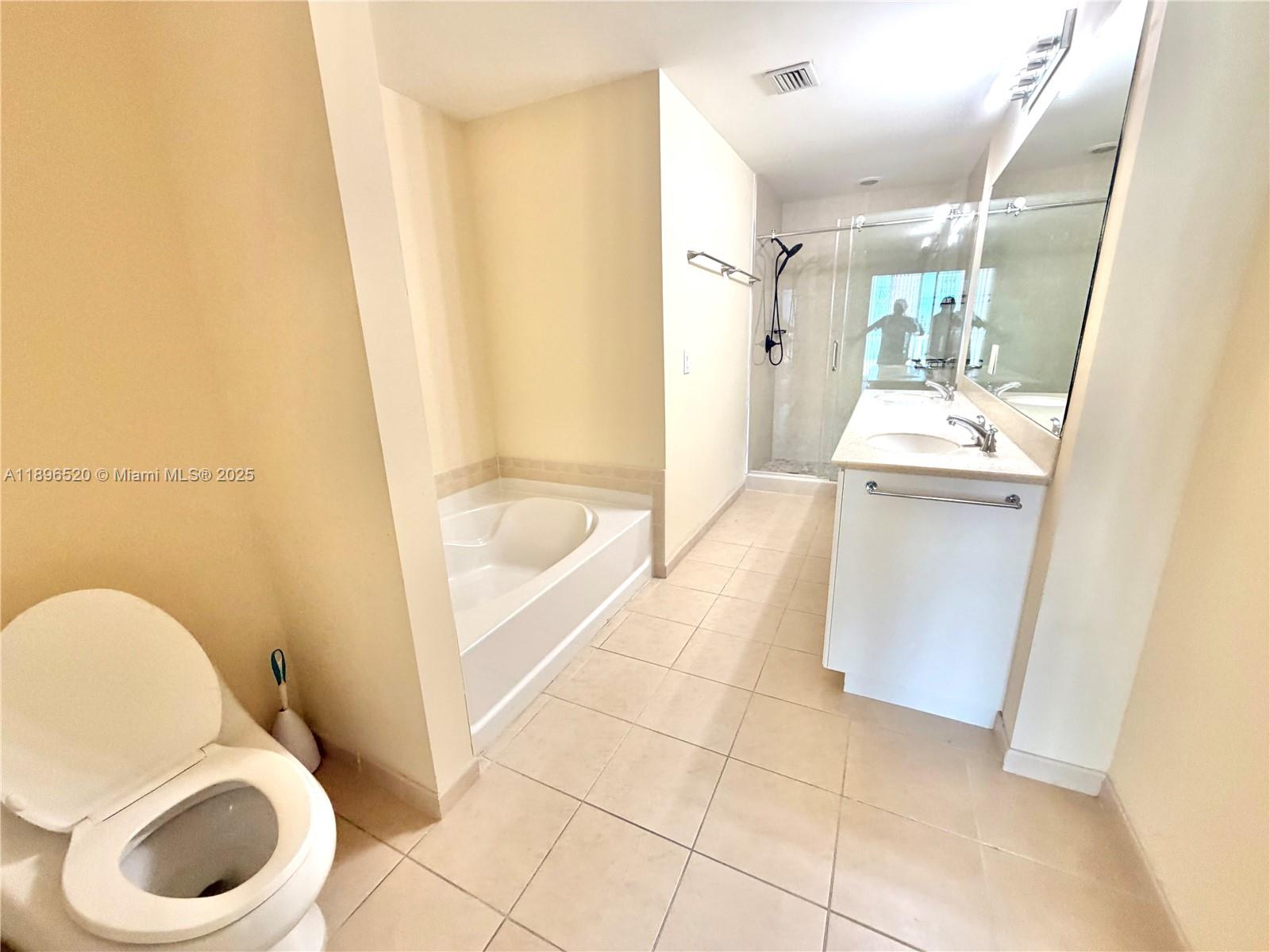 Photo of 3340 190th St  #1002, Aventura, Florida, 33180 - 
