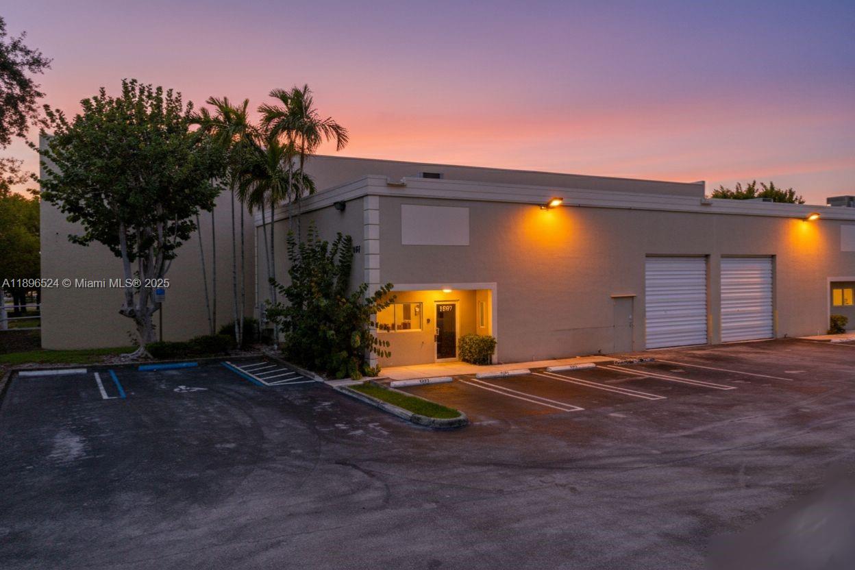 Ver detalles 11477 / sq. ft. $ 2025-10-15 0 foto