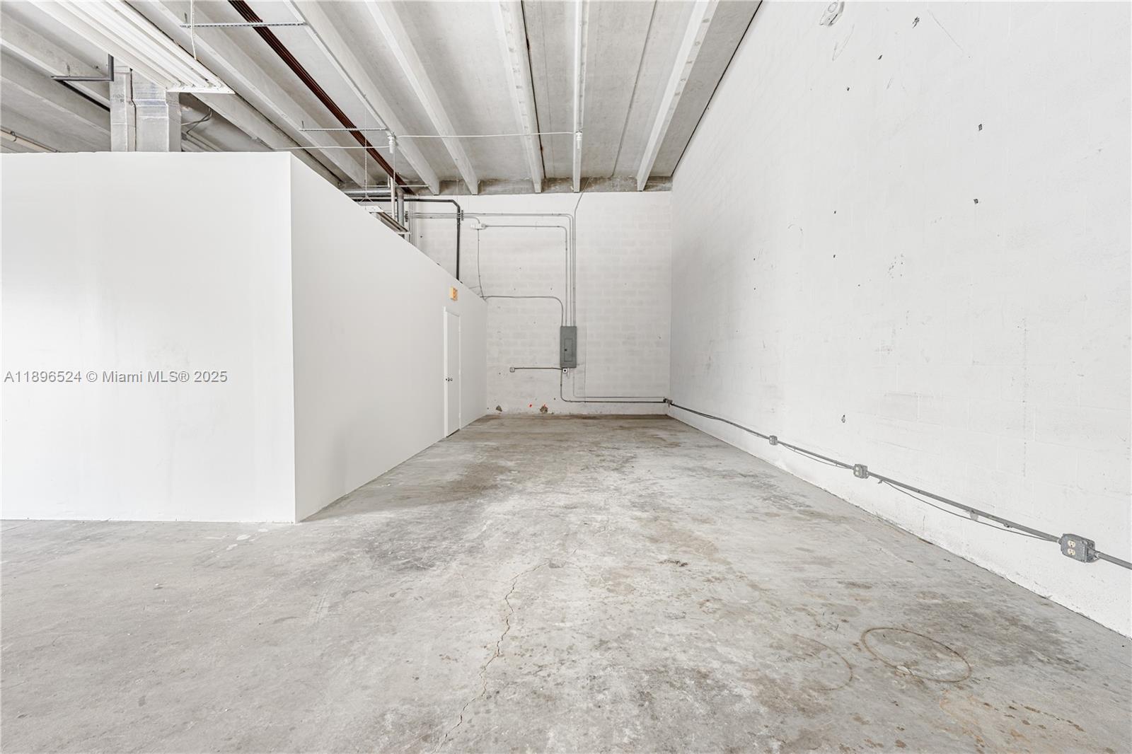 Ver detalles 11477 / sq. ft. $ 2025-10-15 0 foto