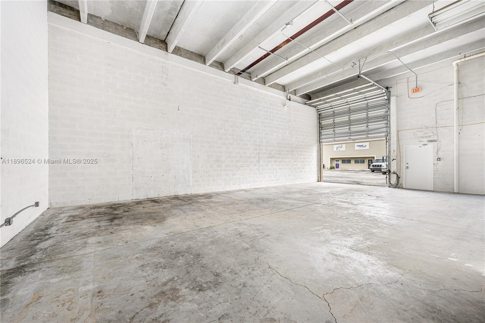 Ver detalles 11477 / sq. ft. $ 2025-10-15 0 foto