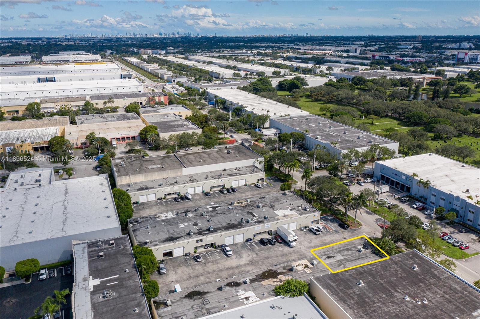 Ver detalles 11477 / sq. ft. $ 2025-10-15 0 foto