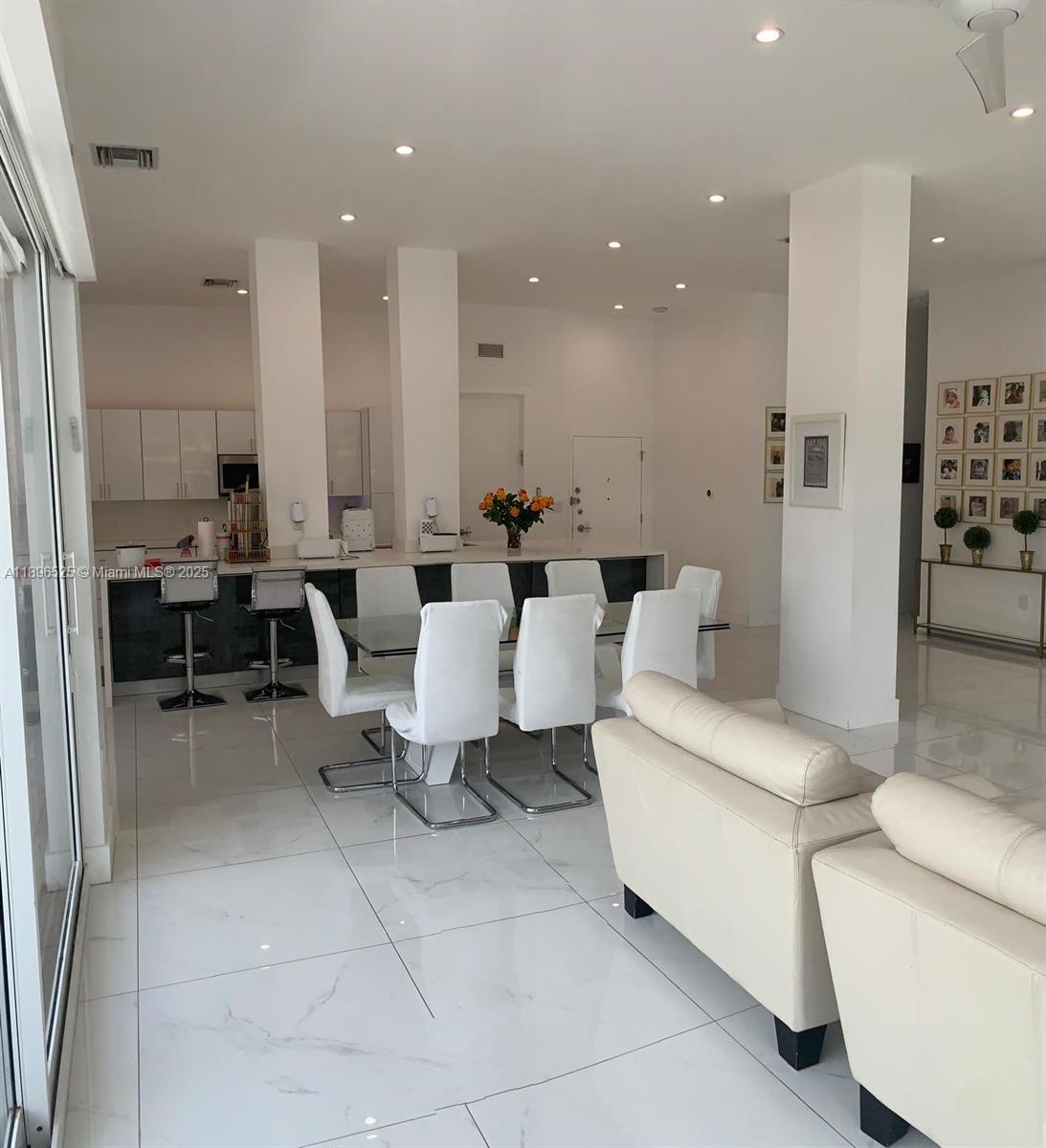 Photo of 2751 Ocean Dr  #208N, Hollywood, Florida, 33019 - 