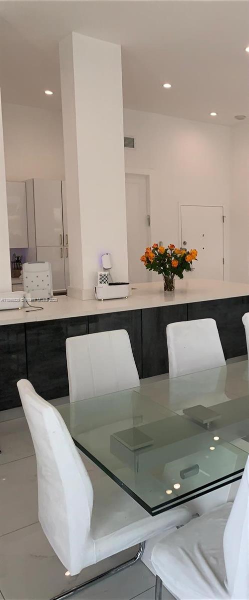 Photo of 2751 Ocean Dr  #208N, Hollywood, Florida, 33019 - 