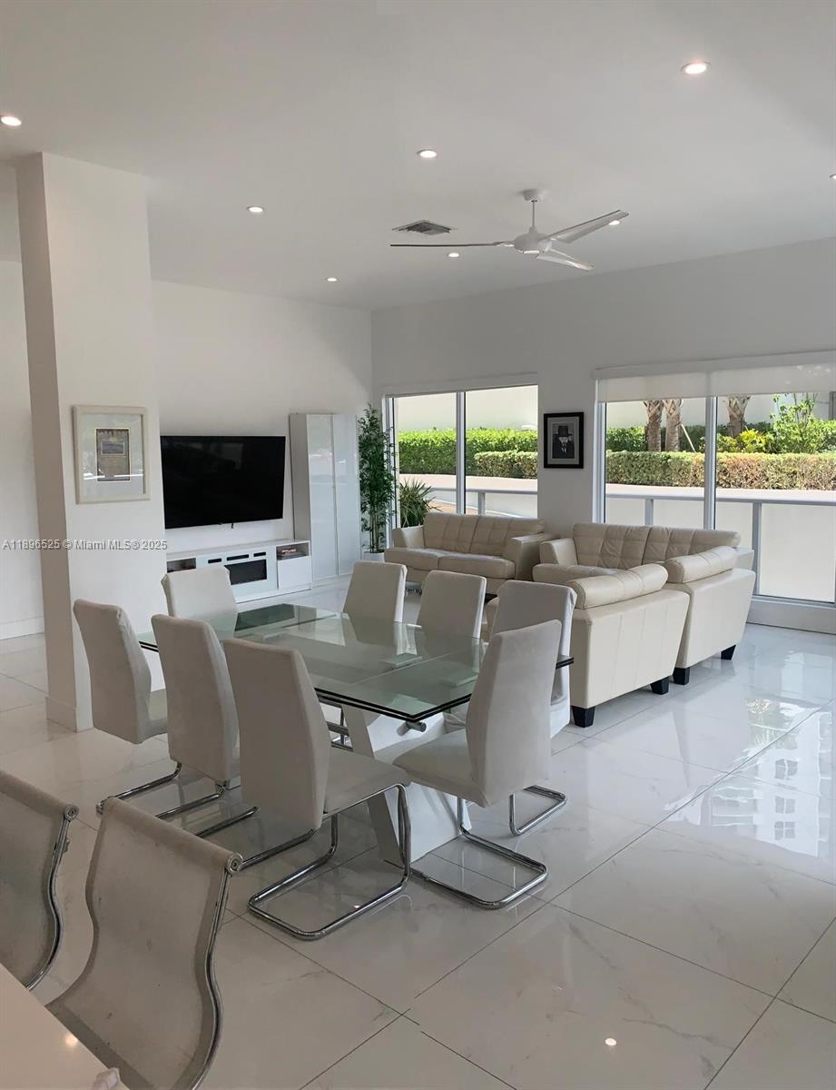 Photo of 2751 Ocean Dr  #208N, Hollywood, Florida, 33019 - 