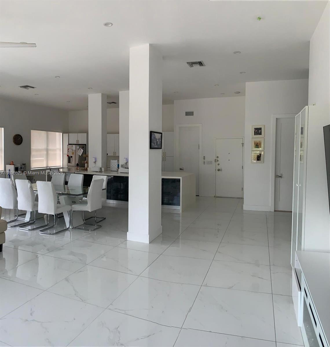 Photo of 2751 Ocean Dr  #208N, Hollywood, Florida, 33019 - 