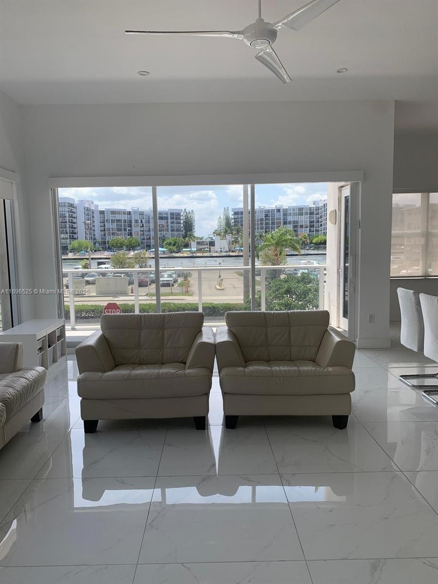 Photo of 2751 Ocean Dr  #208N, Hollywood, Florida, 33019 - 