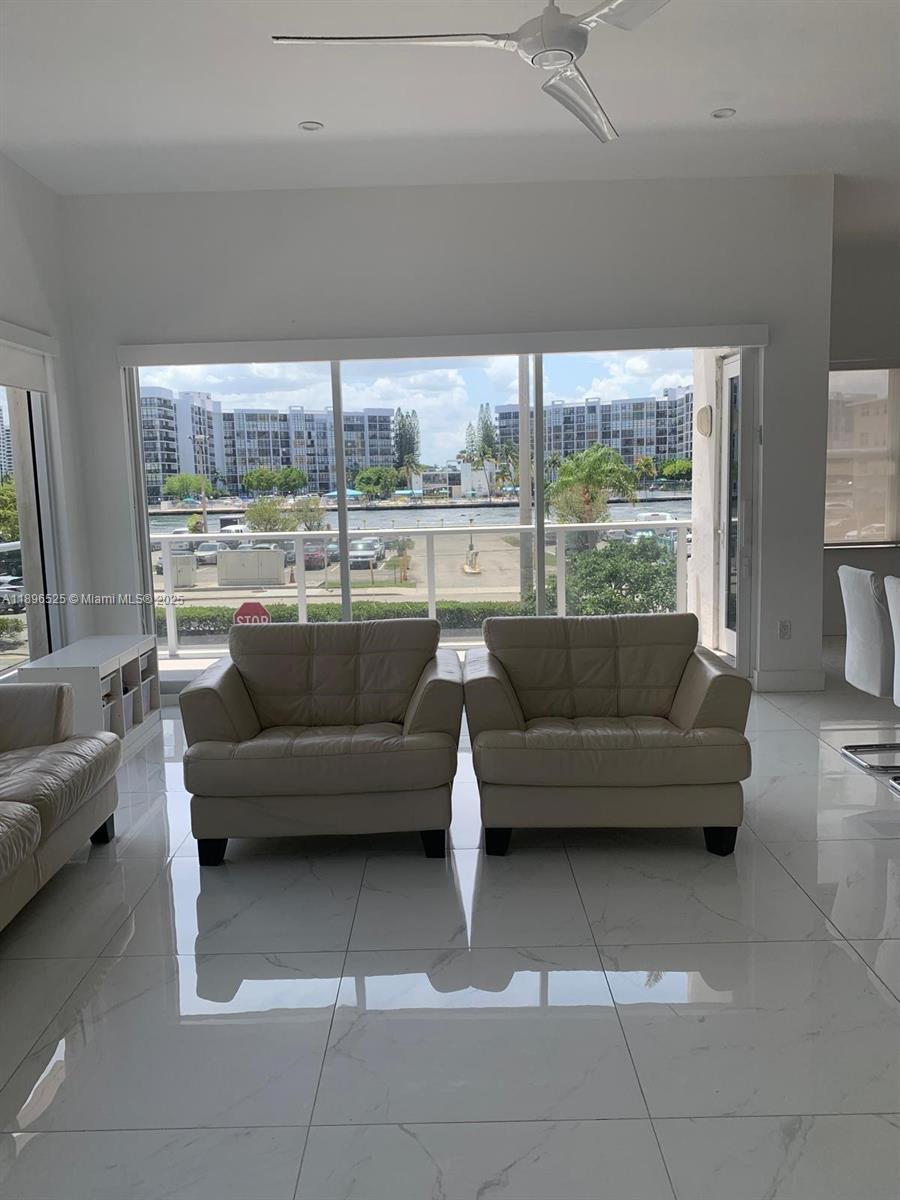 Photo of 2751 Ocean Dr  #208N, Hollywood, Florida, 33019 - 