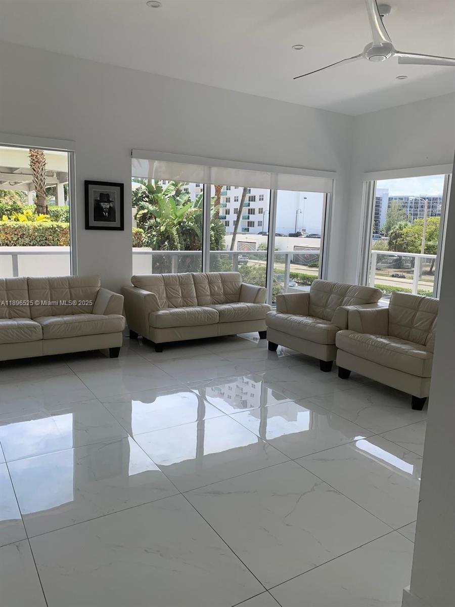 Photo of 2751 Ocean Dr  #208N, Hollywood, Florida, 33019 - 