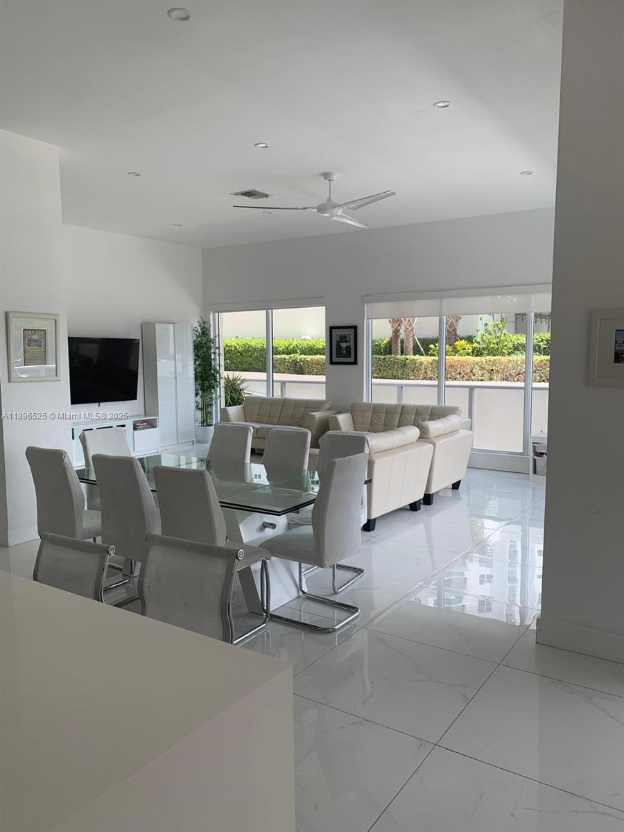 Photo of 2751 Ocean Dr  #208N, Hollywood, Florida, 33019 - 