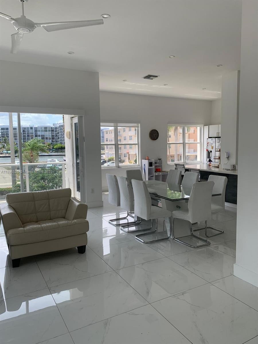 Photo of 2751 Ocean Dr  #208N, Hollywood, Florida, 33019 - 