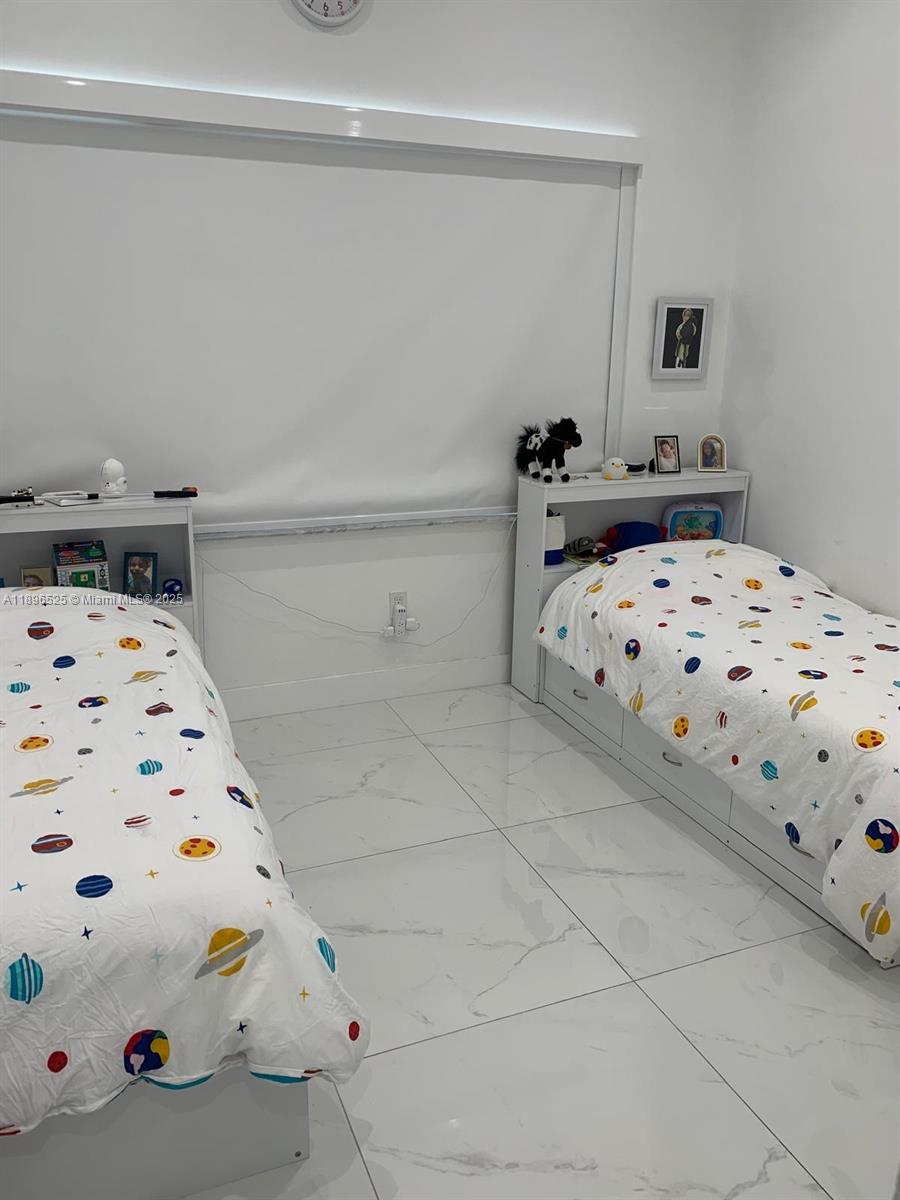 Photo of 2751 Ocean Dr  #208N, Hollywood, Florida, 33019 - 