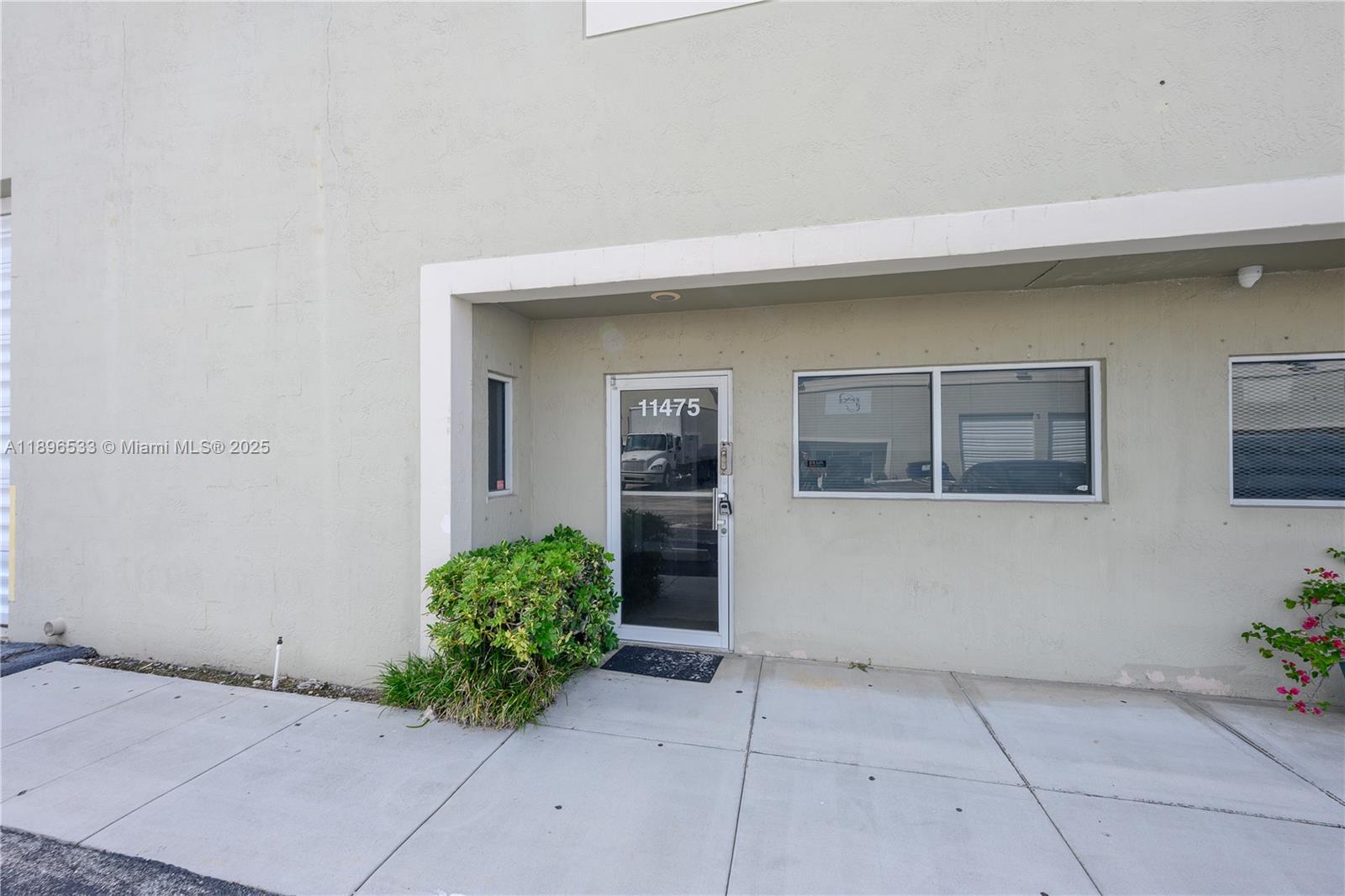 Ver detalles 11475 / sq. ft. $ 2025-10-15 0 foto