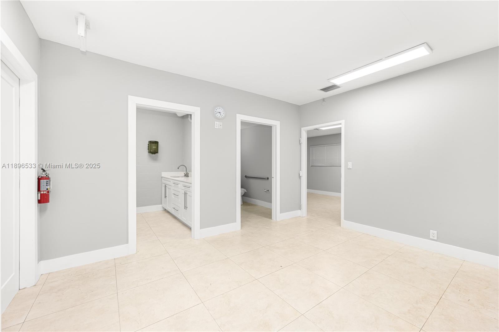 Ver detalles 11475 / sq. ft. $ 2025-10-15 0 foto