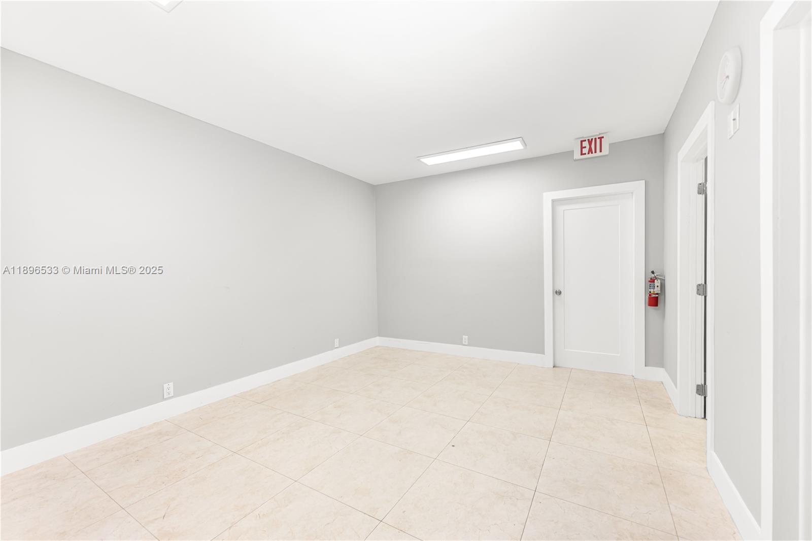 Ver detalles 11475 / sq. ft. $ 2025-10-15 0 foto
