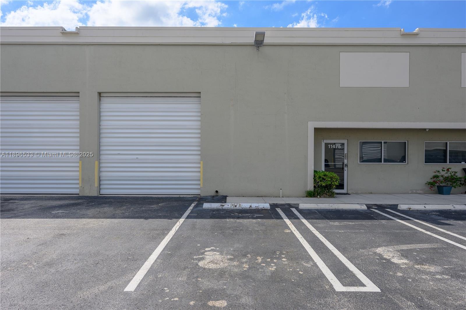 Ver detalles 11475 / sq. ft. $ 2025-10-15 0 foto