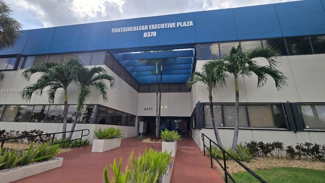 Подробнее 246 / кв.футов $ 2025-10-15 0 Фото