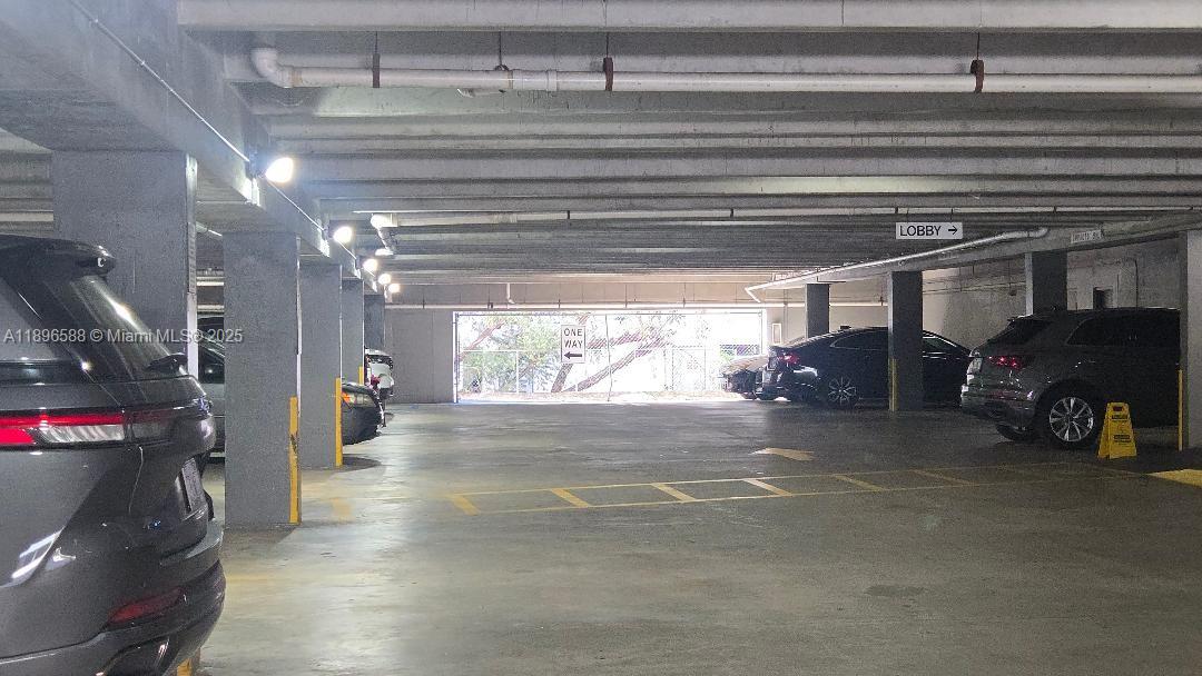 Подробнее 246 / кв.футов $ 2025-10-15 0 Фото