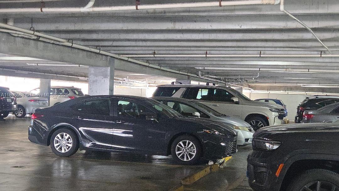 Подробнее 246 / кв.футов $ 2025-10-15 0 Фото