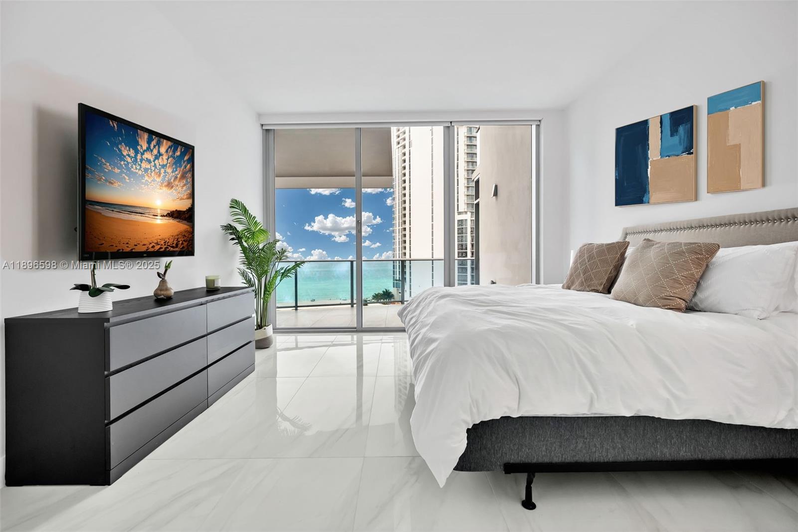 1003 2 / 3 1361 sq. ft. $ 2025-10-15 0 foto